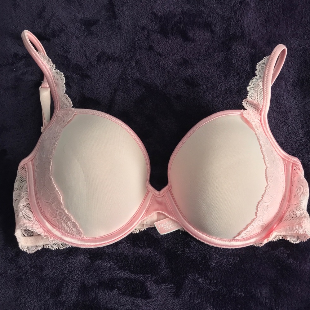 NWOT Light pink Victoria’s Secret bra 34C